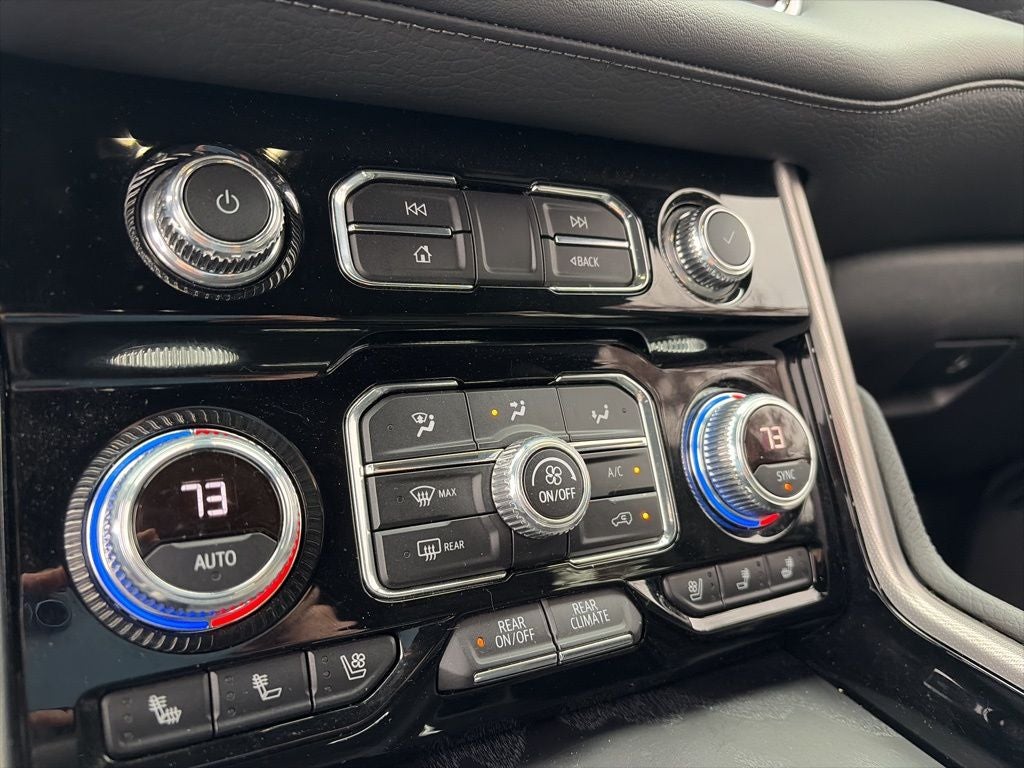 2022 GMC Yukon XL Denali AWD BLACKOUT CLEAN CARFAX