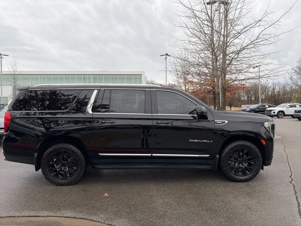2022 GMC Yukon XL Denali AWD BLACKOUT CLEAN CARFAX