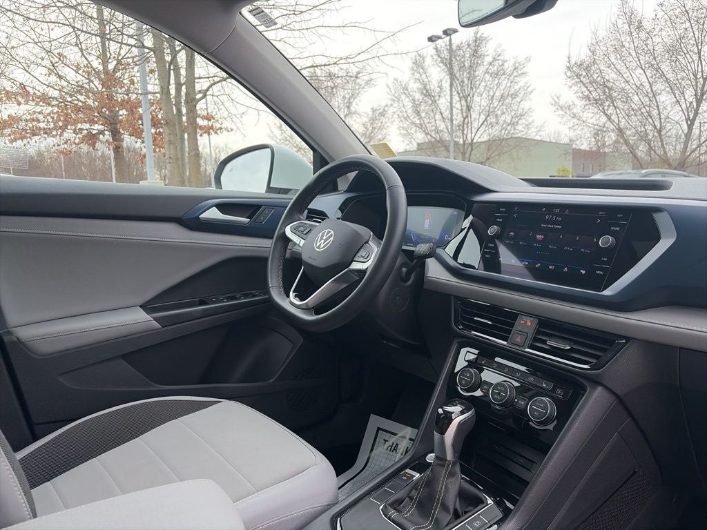 2024 Volkswagen Taos 1.5T SE Clean CARFAX 1-Owner