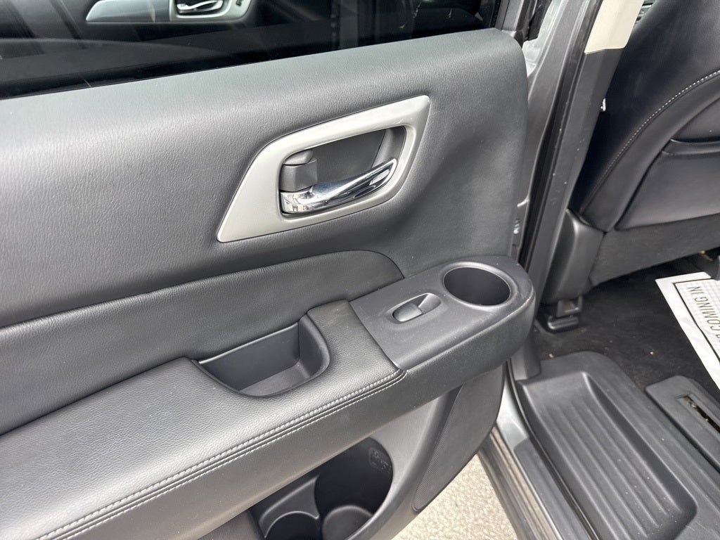 2020 Nissan Pathfinder SL