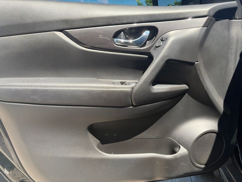 2018 Nissan Rogue SV CLEAN CARFAX LOW MILES