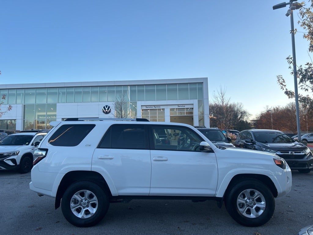 2024 Toyota 4Runner SR5