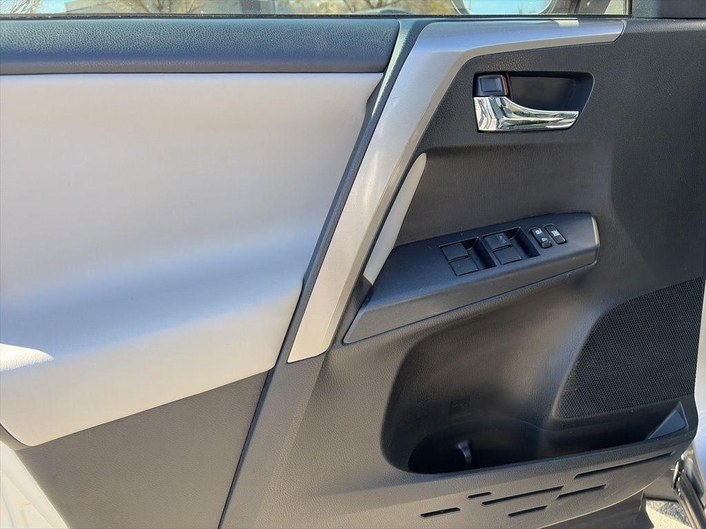 2018 Toyota RAV4 XLE GREAT CONDITION! GREAT SERVICE HISTORY!