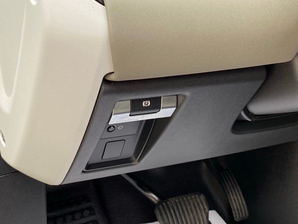 2021 Land Rover Defender 110 SE