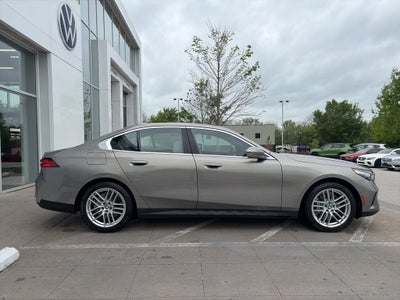 2024 BMW 5 Series 530i