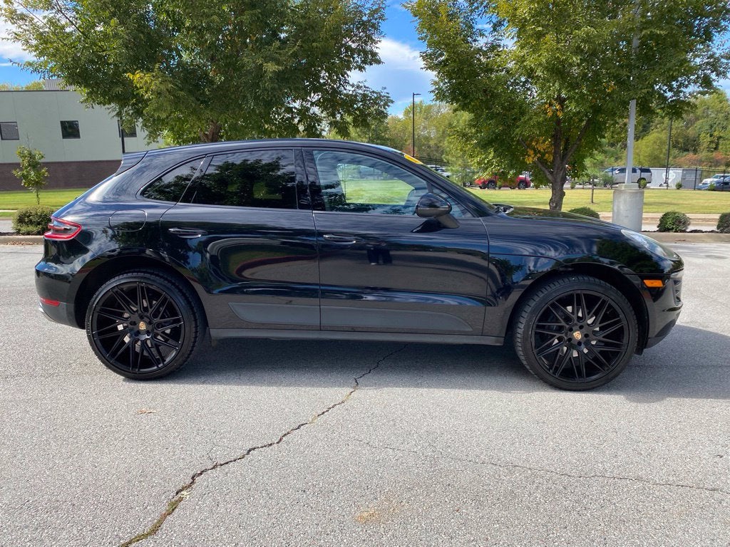 2017 Porsche Macan Base