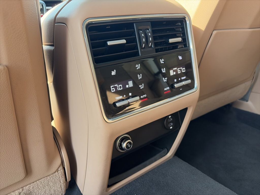 2023 Porsche Cayenne Platinum Edition CLEAN CARFAX, GREAT RECORDS