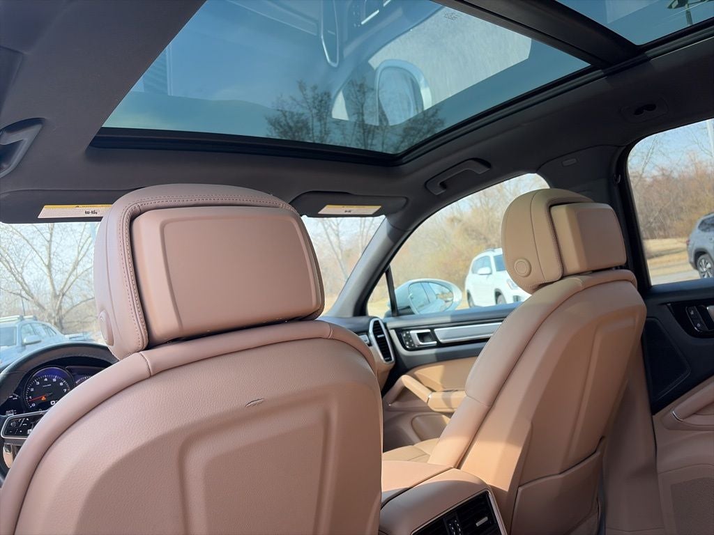 2023 Porsche Cayenne Platinum Edition CLEAN CARFAX, GREAT RECORDS