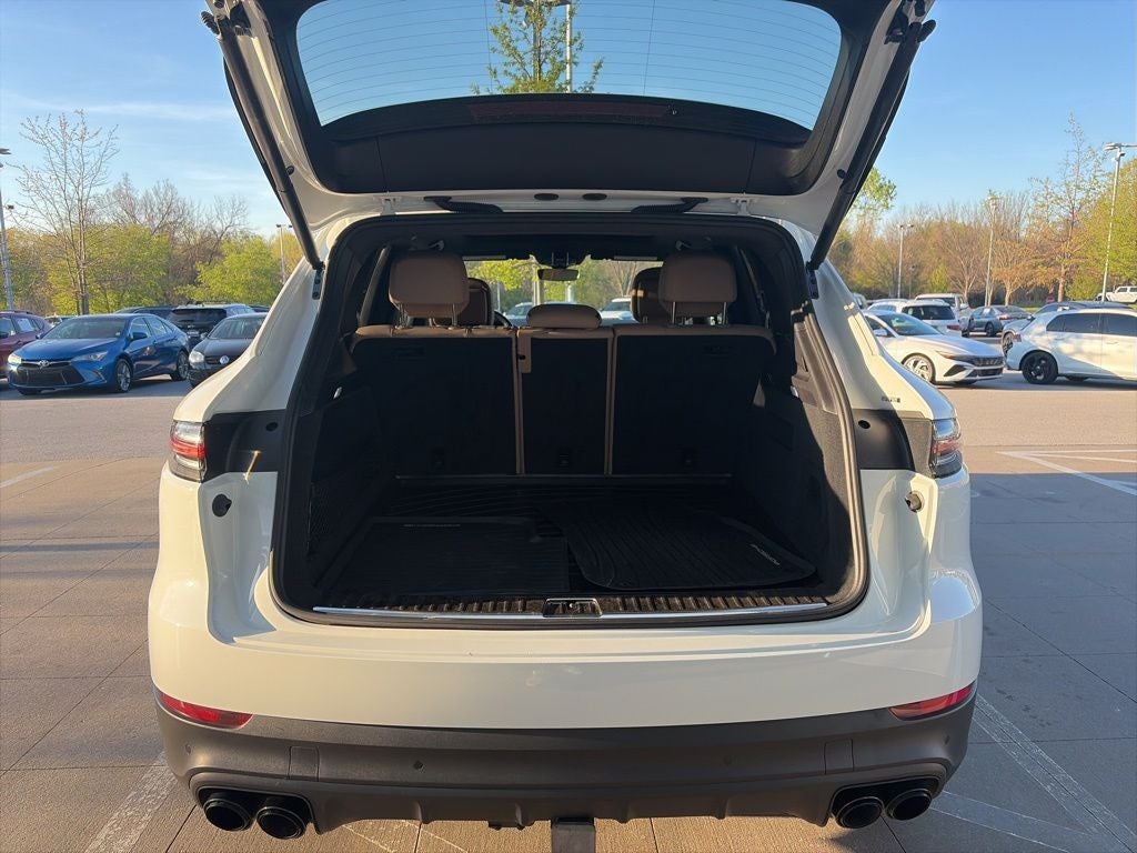 2023 Porsche Cayenne Platinum Edition CLEAN CARFAX, GREAT RECORDS