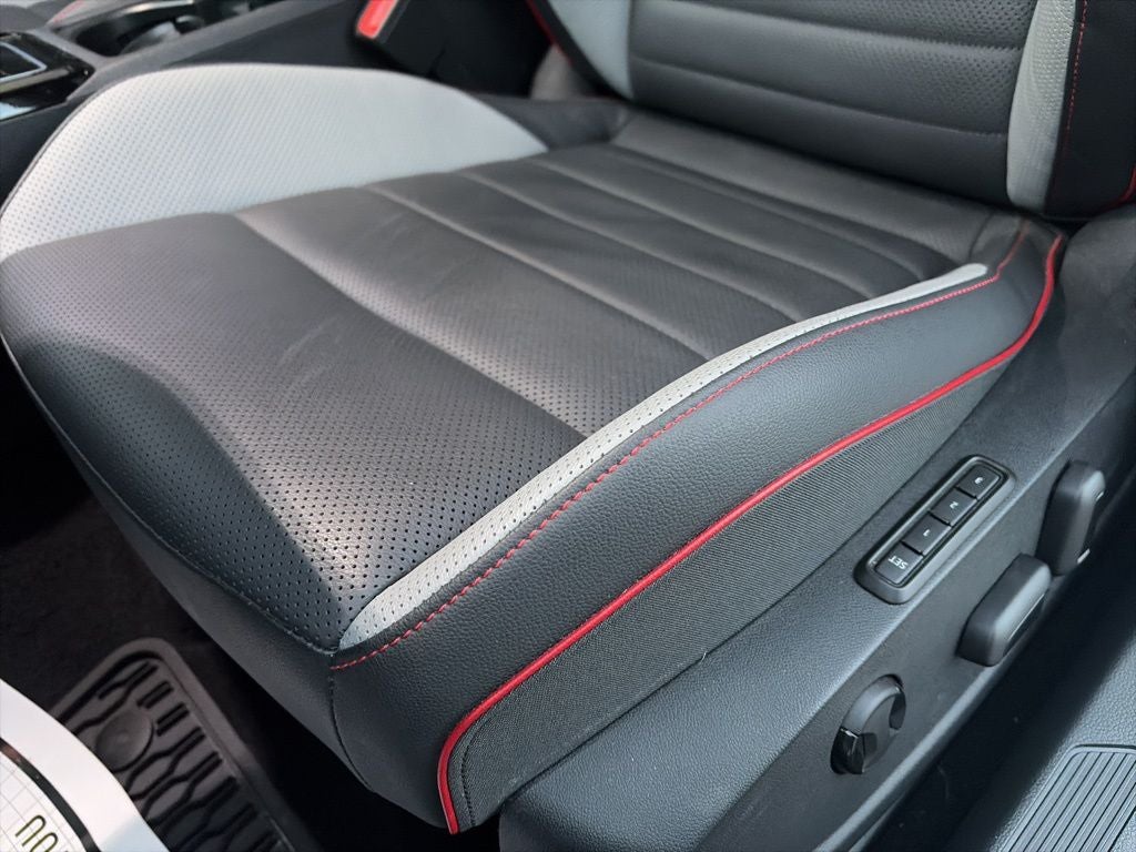 2024 Volkswagen Golf GTI 2.0T SE 1 OWNER LOCAL TRADE