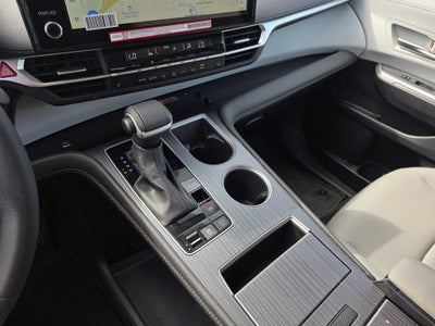 2025 Toyota Sienna XLE 8 Passenger