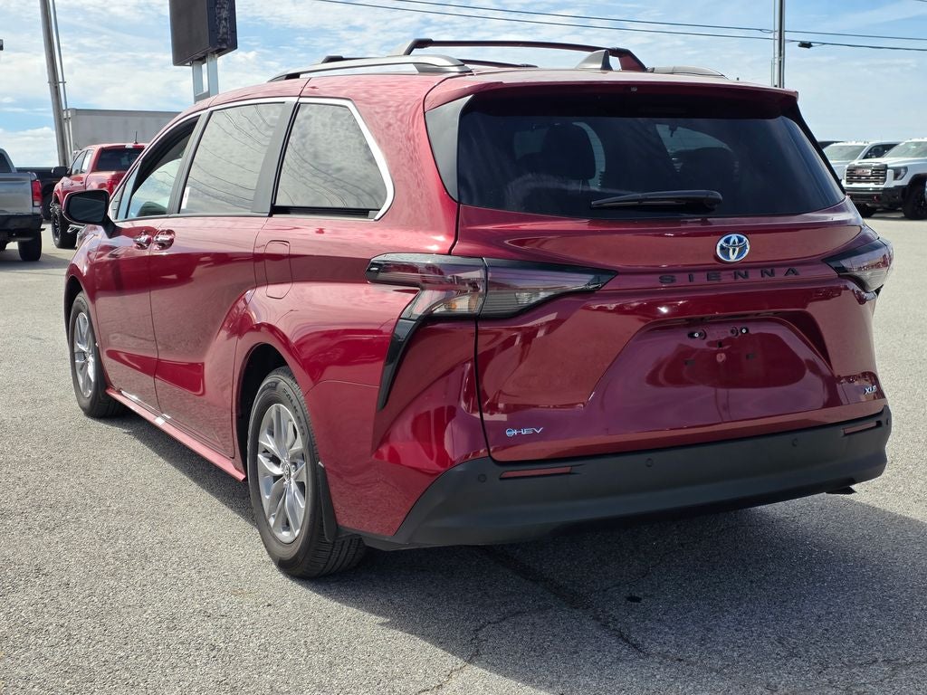 2025 Toyota Sienna XLE 8 Passenger