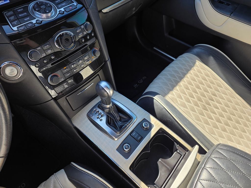 2017 INFINITI QX70 Base