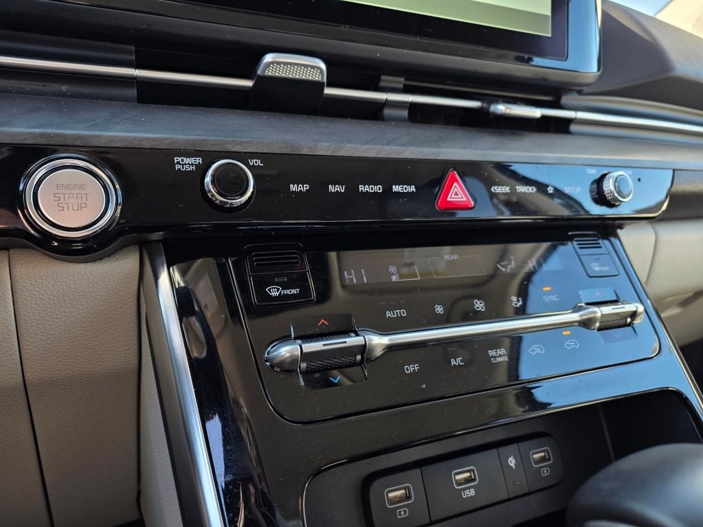 2024 Kia Carnival EX