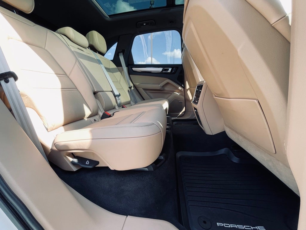 2023 Porsche Cayenne Platinum Edition