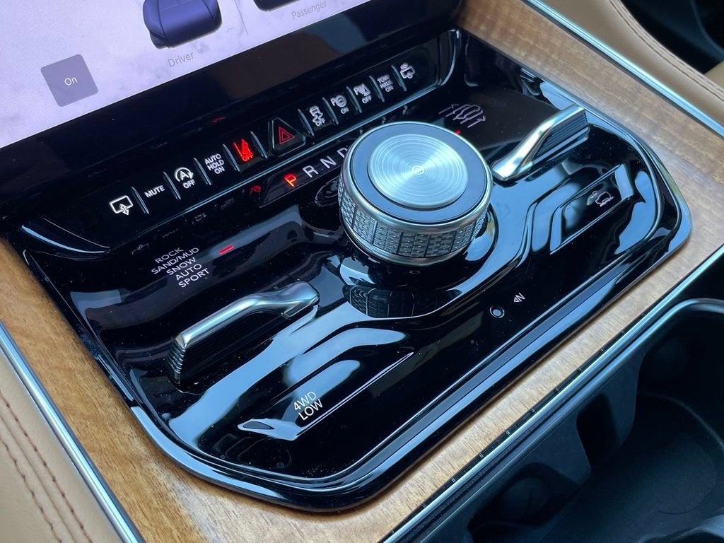 2025 Jeep Grand Wagoneer Series III
