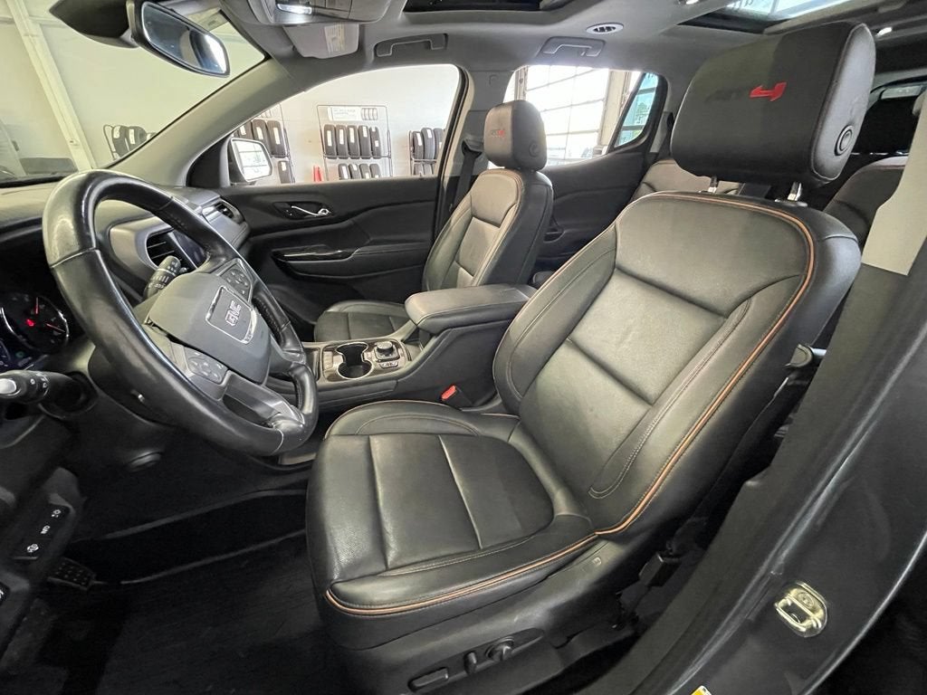 2022 GMC Acadia AT4