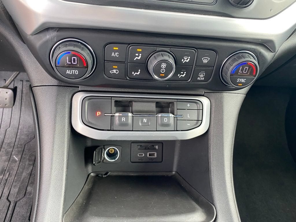 2022 GMC Acadia SLT