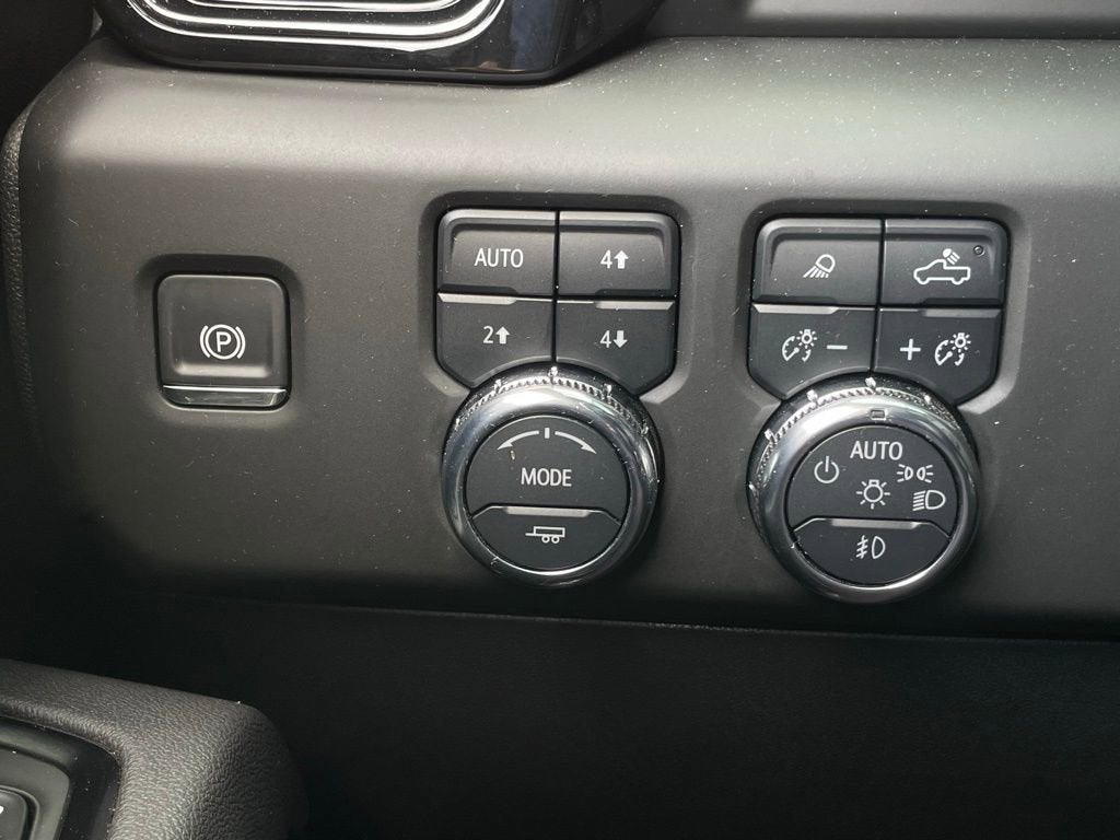 2025 GMC Sierra 1500 AT4