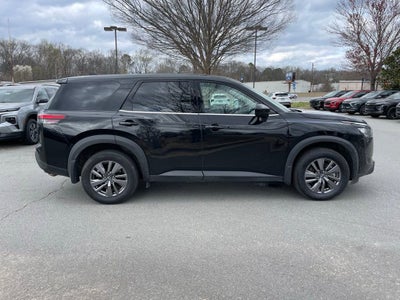 2024 Nissan Pathfinder S