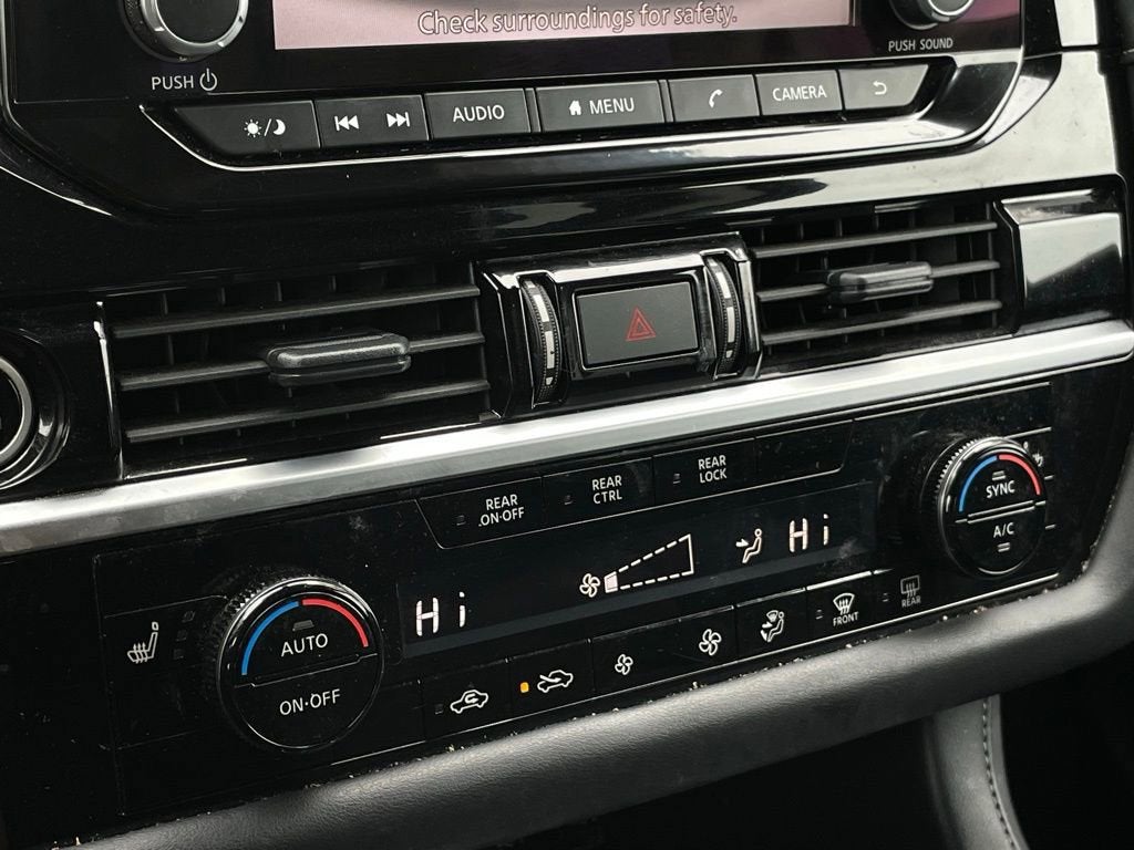 2024 Nissan Pathfinder SV