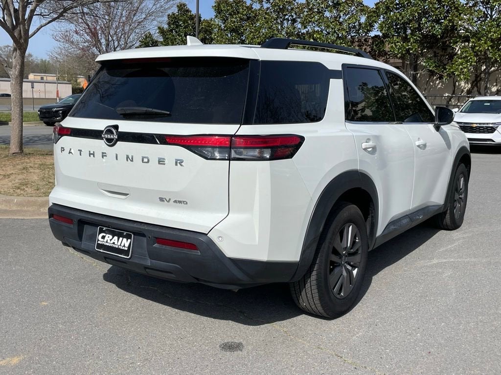 2022 Nissan Pathfinder SV