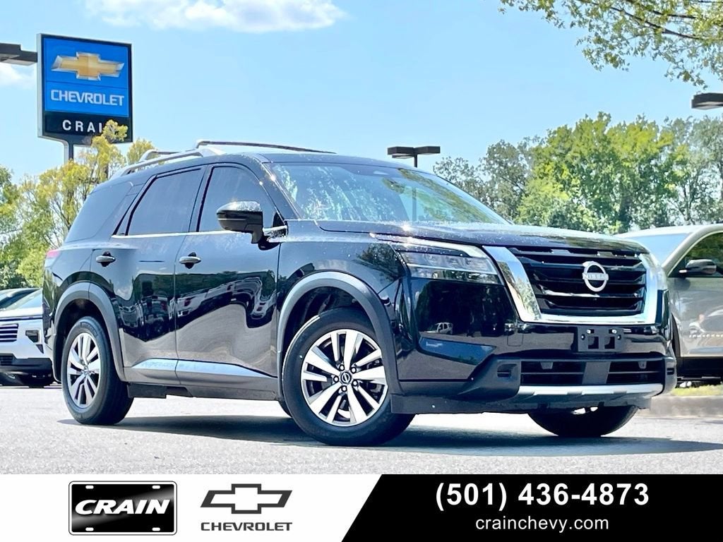 2023 Nissan Pathfinder SL