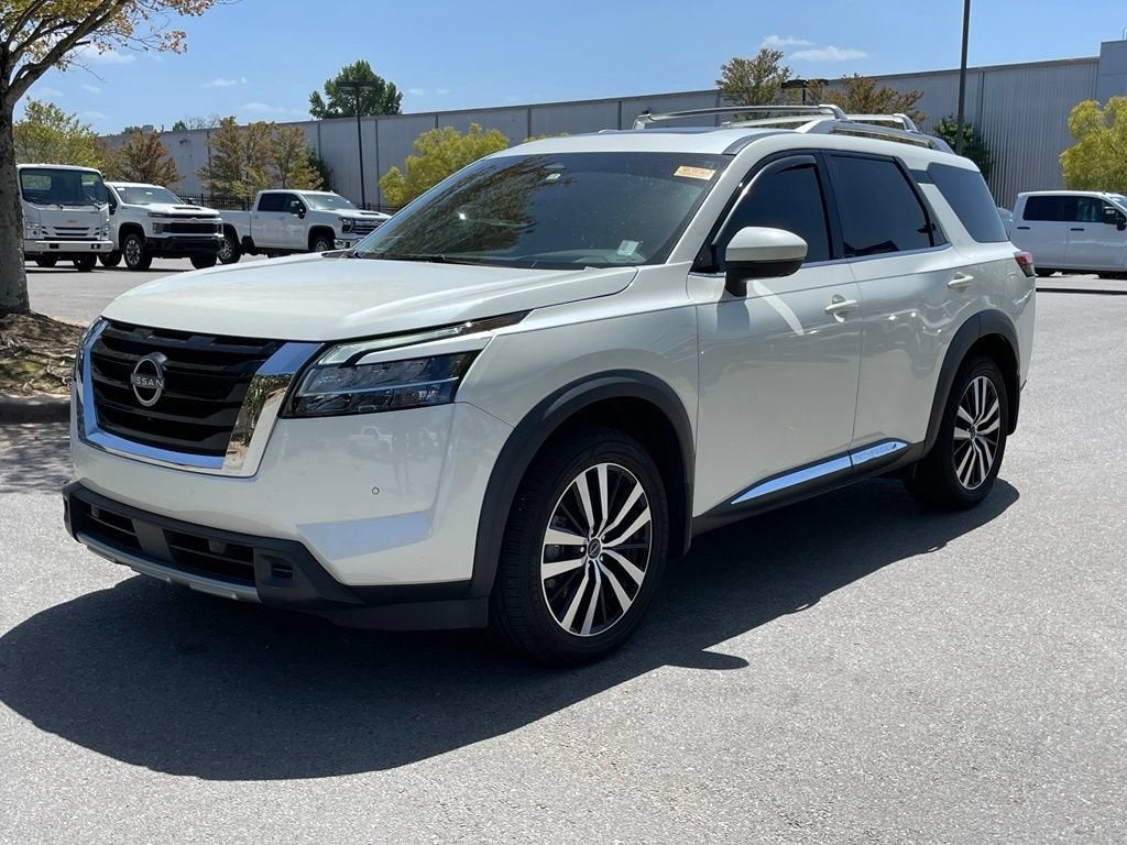 2023 Nissan Pathfinder Platinum