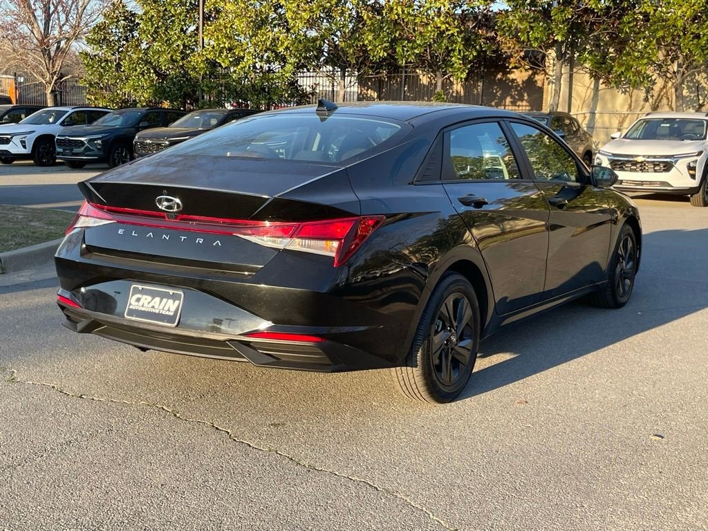 2022 Hyundai ELANTRA SEL