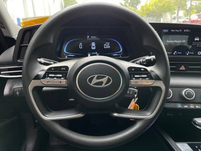 2025 Hyundai ELANTRA SE