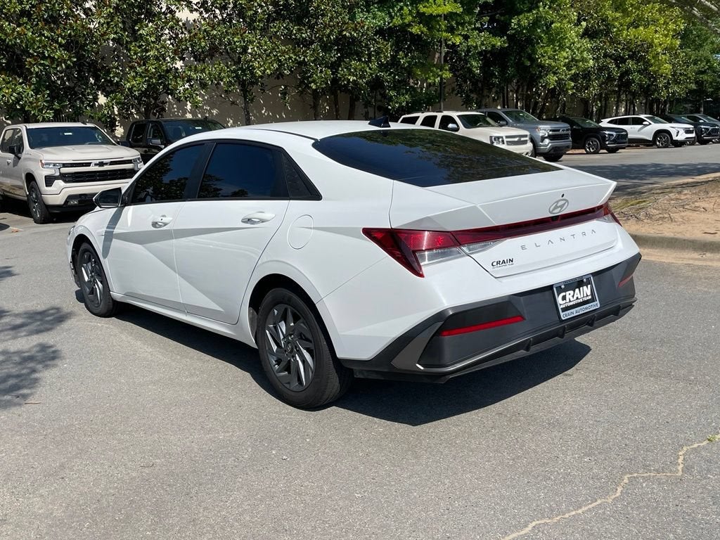 2024 Hyundai ELANTRA SEL