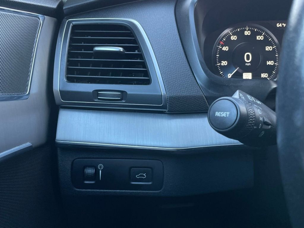 2021 Volvo XC90 Momentum