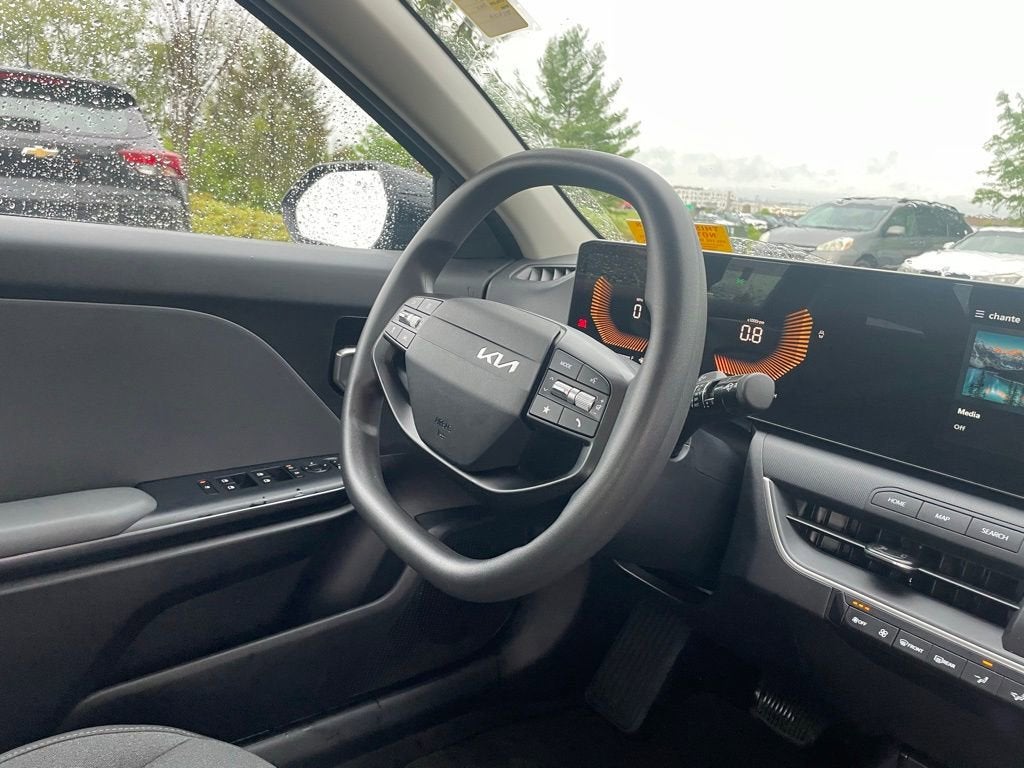 2025 Kia K4 LX