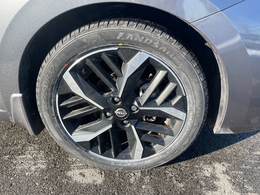 2023 Nissan Versa SR