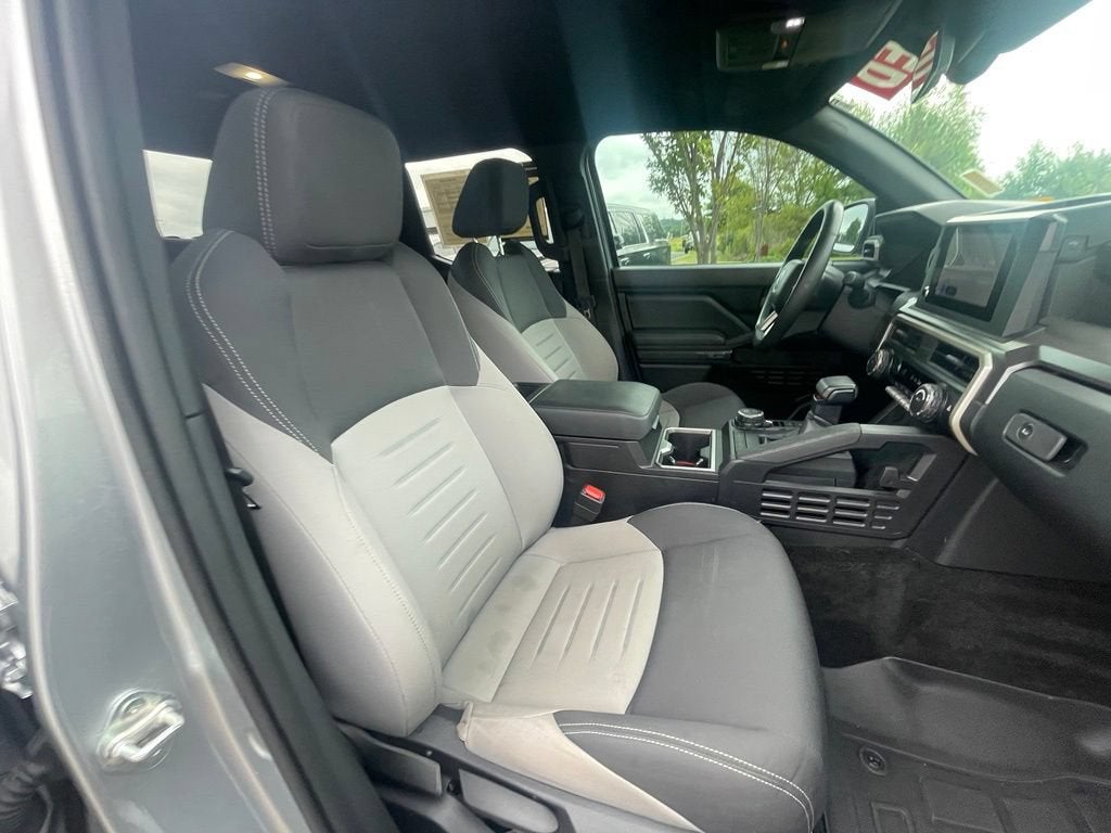 2024 Toyota Tacoma 4WD SR5