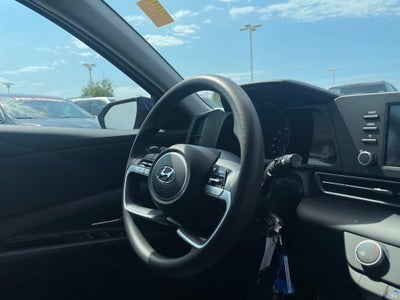 2022 Hyundai ELANTRA SE