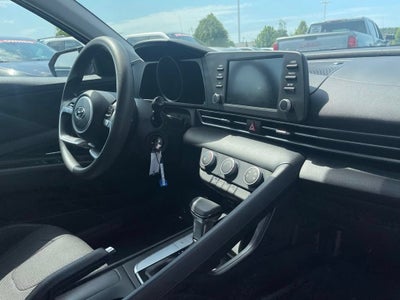 2022 Hyundai ELANTRA SE