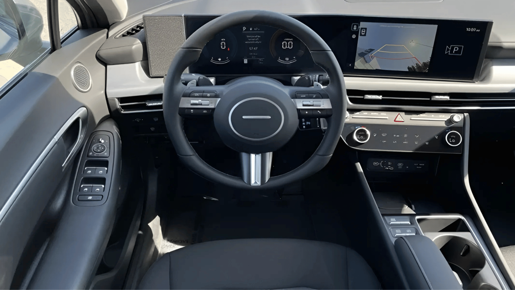 Interior View of the 2025 Hyundai Sonata Hybrid