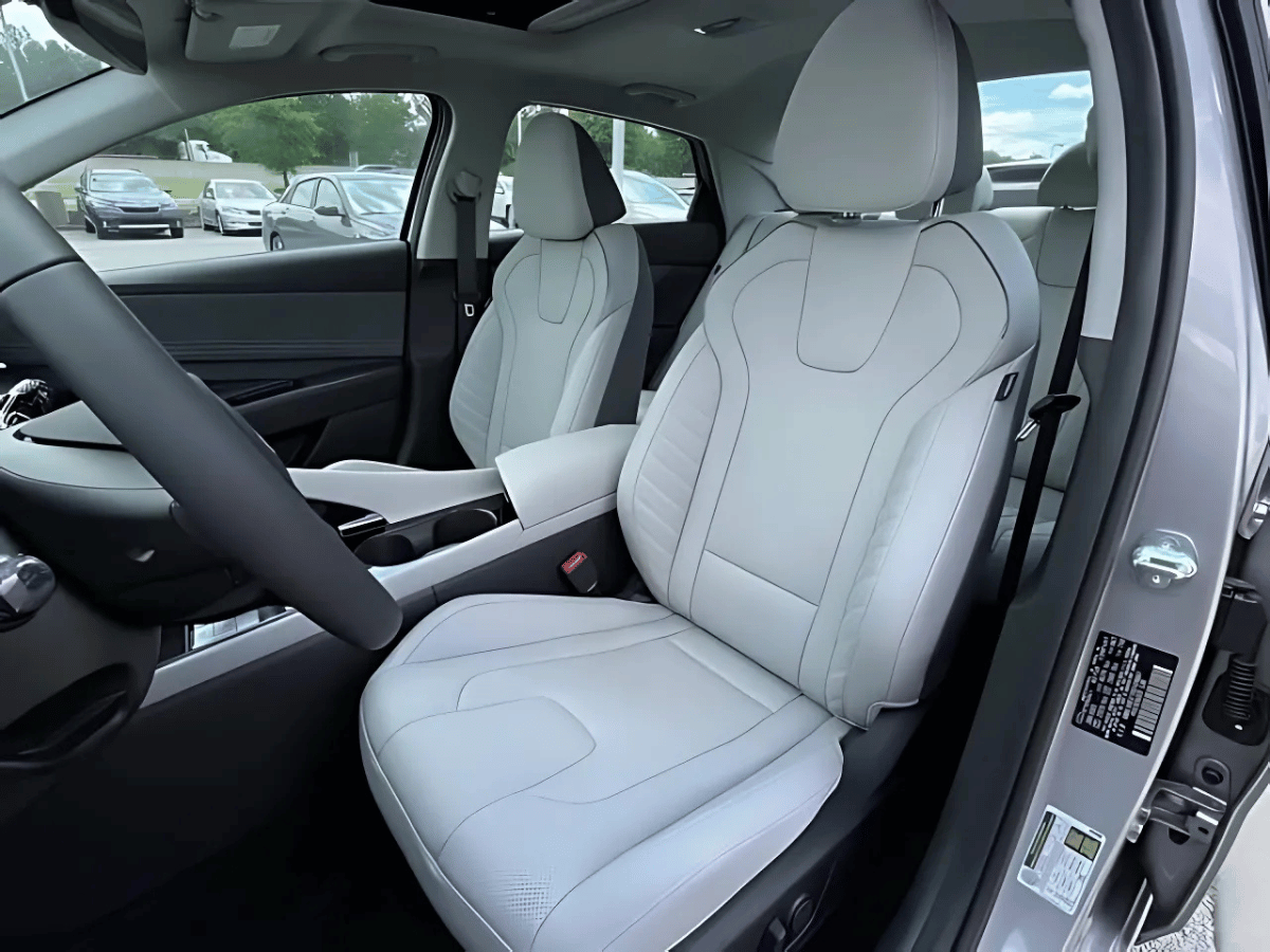 Hyundai Elantra Hybrid Interior