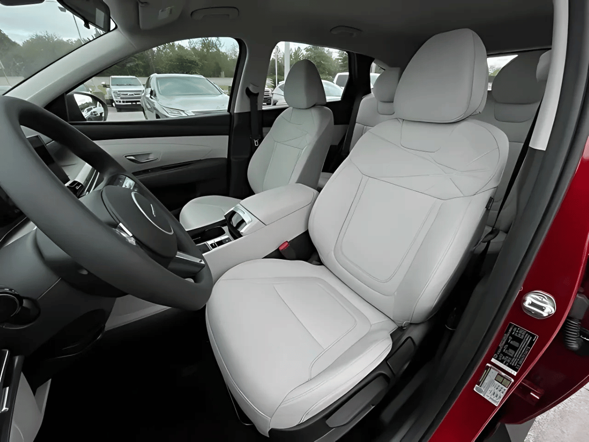 Hyundai Tucson interior