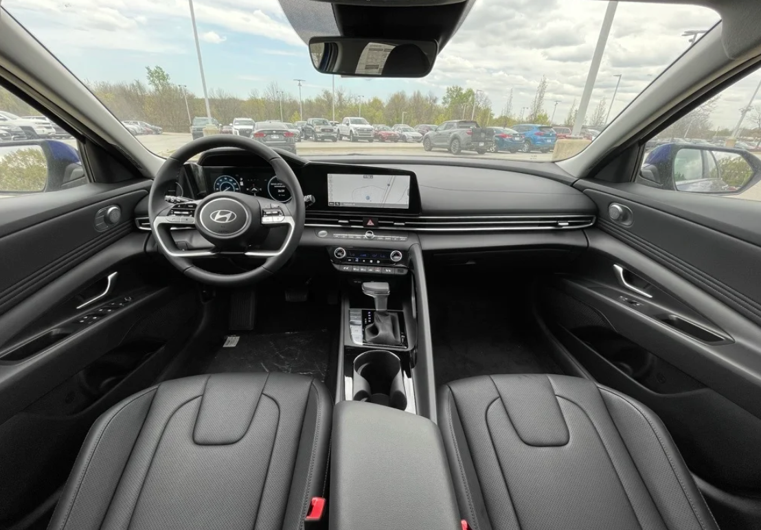 2024 Hyundai Elantra hybrid interior display Fayetteville, AR