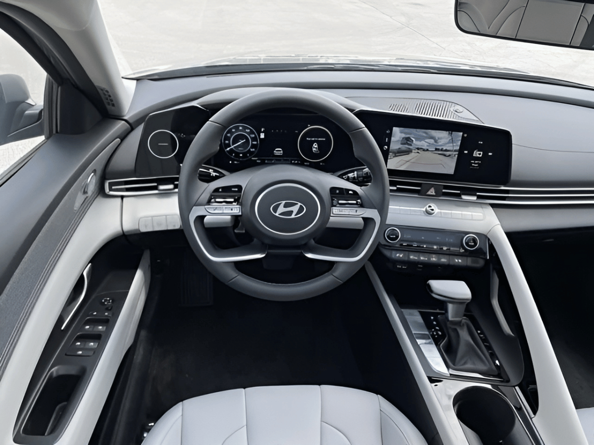 Hyundai Elantra Hybrid Technology Features